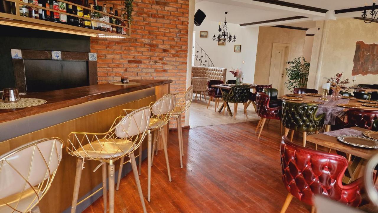 Villa Westfalia Guest House Targu Secuiesc Bagian luar foto