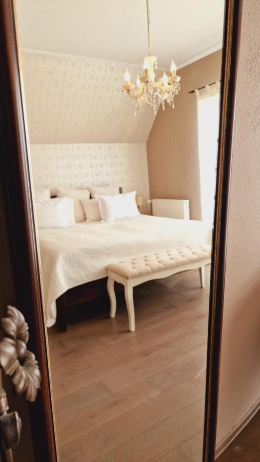 Villa Westfalia Guest House Targu Secuiesc Bagian luar foto