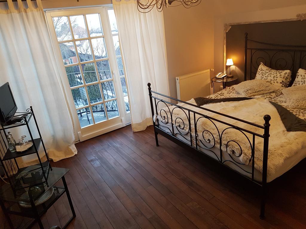 Villa Westfalia Guest House Targu Secuiesc Bagian luar foto