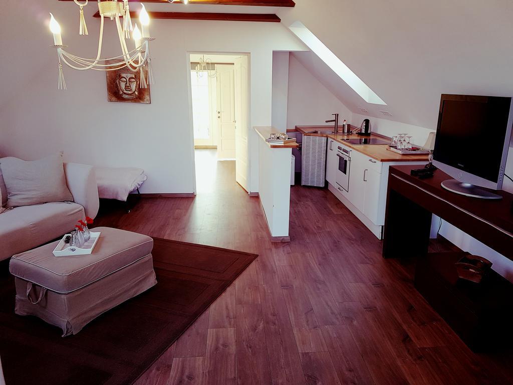 Villa Westfalia Guest House Targu Secuiesc Bagian luar foto